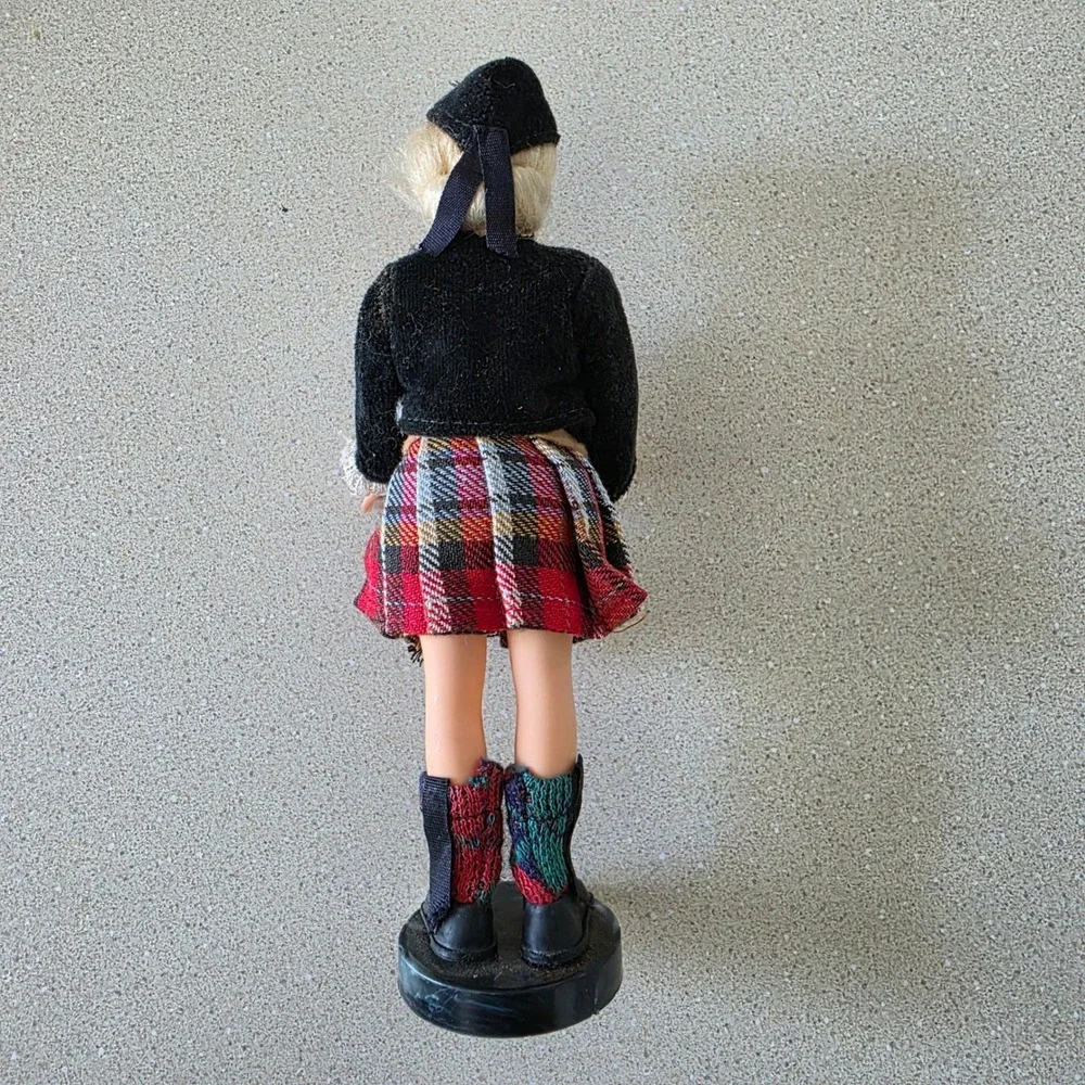 Eros Souvenir Doll 8